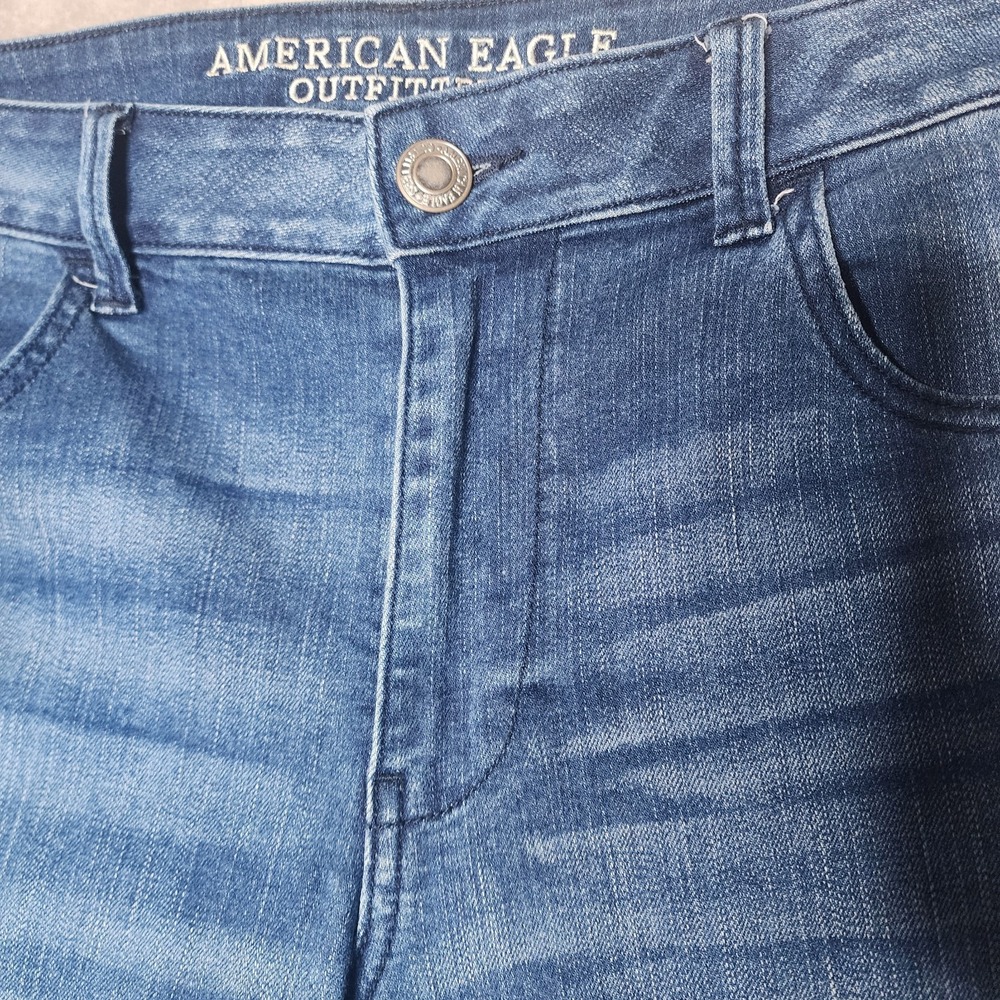 American Eagle Super Hi Rise Flare Jeans Womens Size 12 Blue‎ Frayed Hem - Picture 3 of 8
